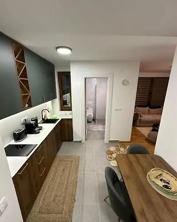 Apartment Mija - Divcinova 3 *